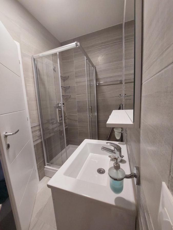 Rines Apartment Ohrid Bagian luar foto